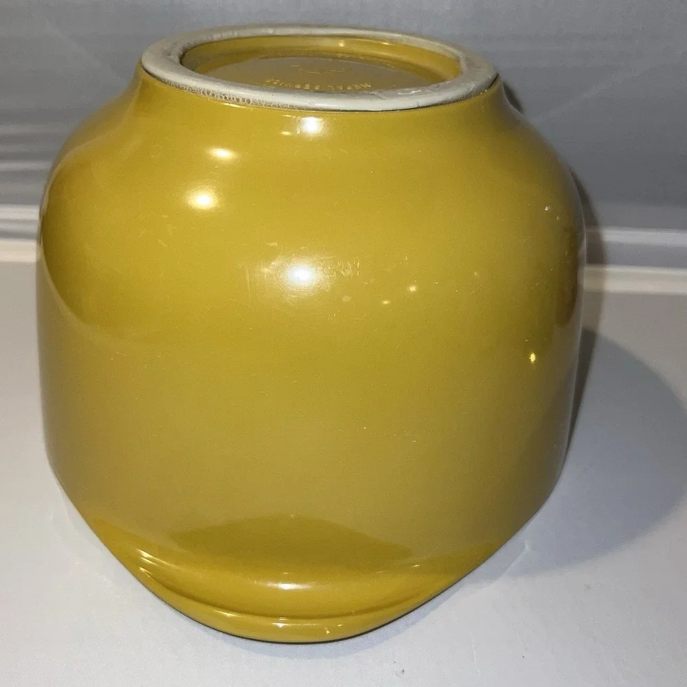 Vintage ROSTI Mepal Mixing Bowl In Yellow Gold Melamine 2 Liter DENMARK Spout